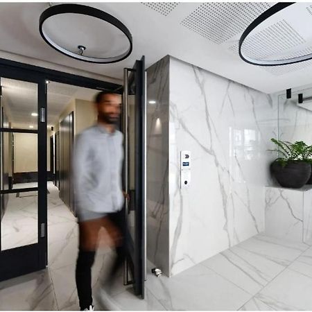 Studio Neuf Paris La Defense Metro 15 Rueil - Suresnes - Mont Valerien Экстерьер фото