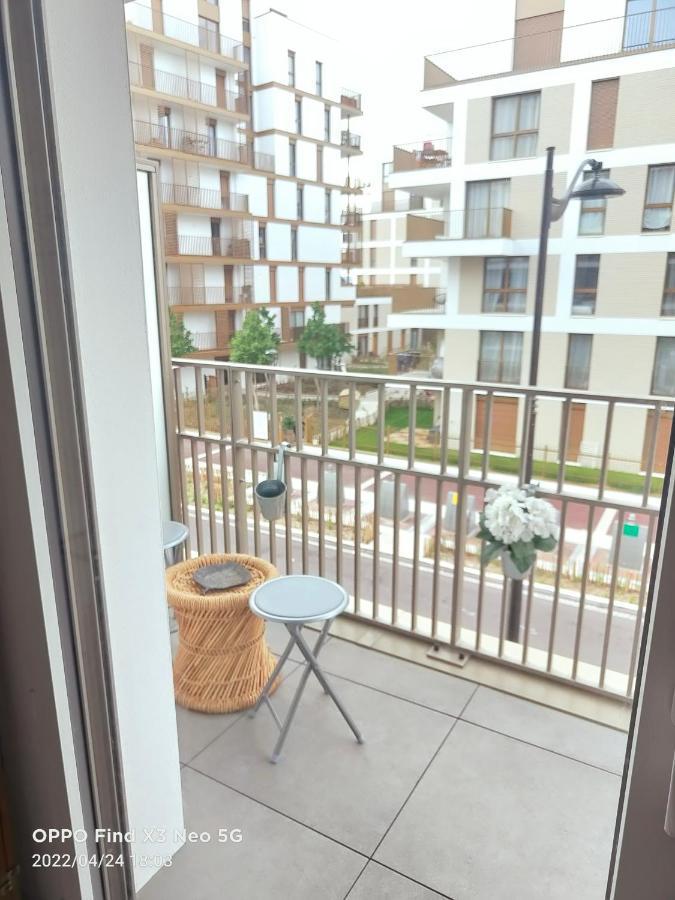Studio Neuf Paris La Defense Metro 15 Rueil - Suresnes - Mont Valerien Экстерьер фото